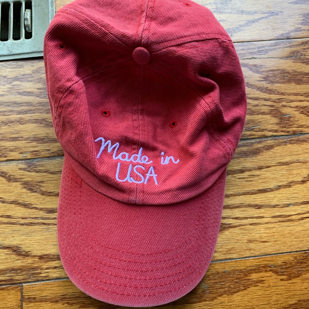 Red baseball style hat - Picture 4 of 4